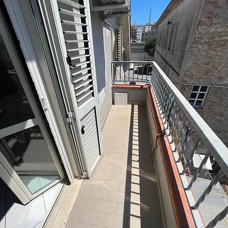 2 Tra Citta' & Mare Apartment *